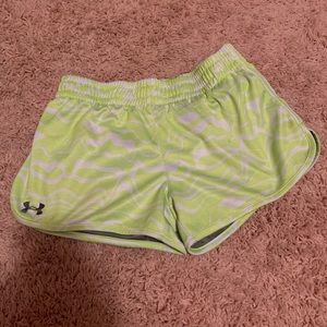 Under Amour active shorts! Size M